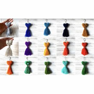 7” Medium keychain unicolor corazon pompon (different color options)