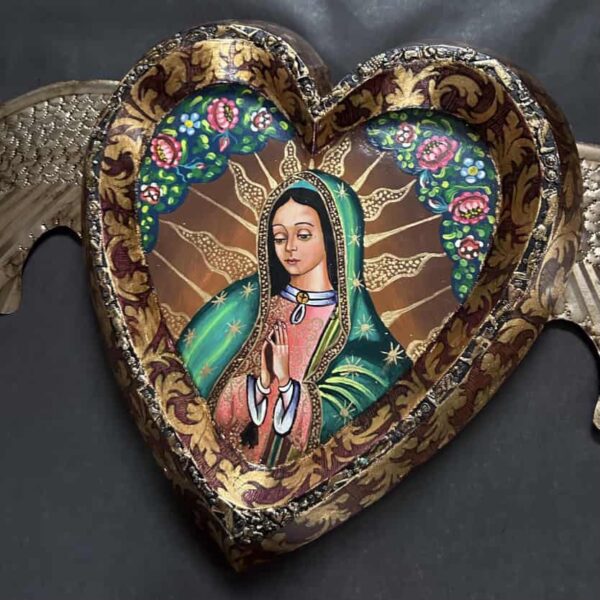 50” MAXI corazon invertido Guadalupe con alas wooden heart - Image 2
