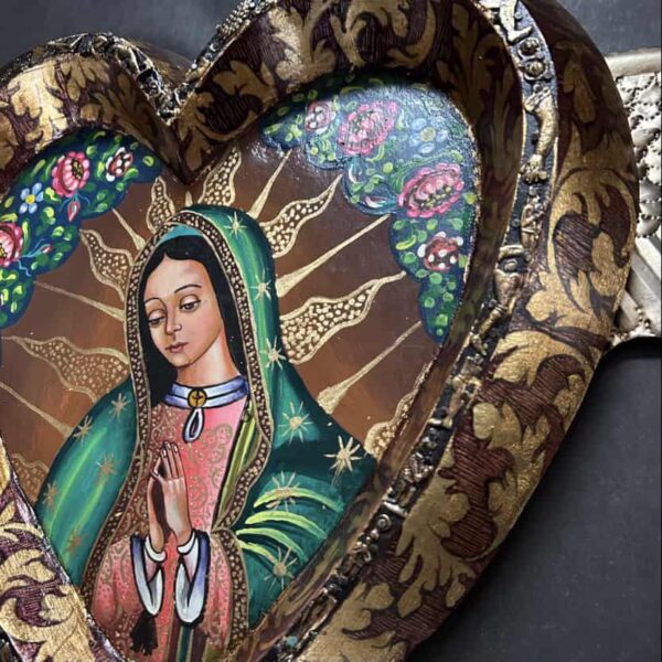 50” MAXI corazon invertido Guadalupe con alas wooden heart - Image 3