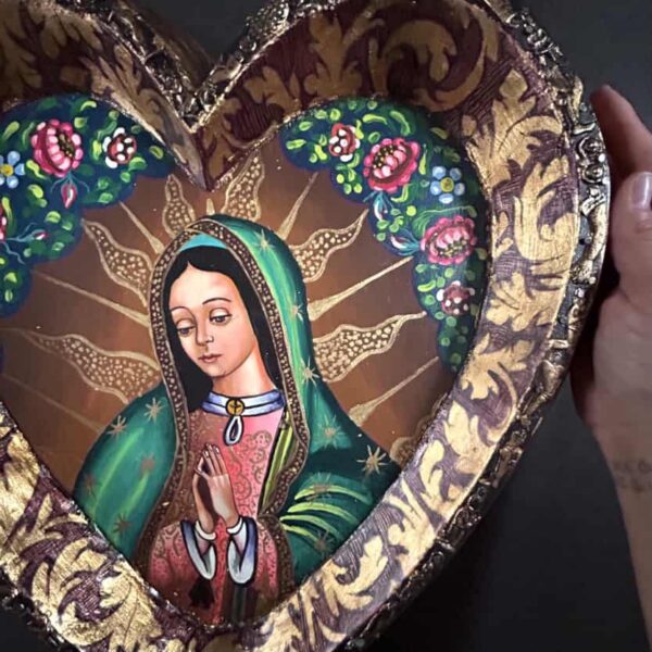 50” MAXI corazon invertido Guadalupe con alas wooden heart - Image 4