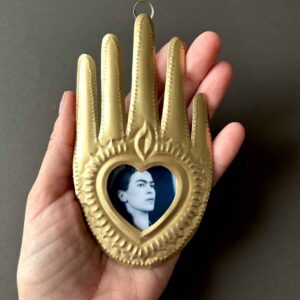 5.5” Medium Frida gold tin nicho hand