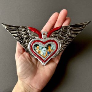 8”(long) Medium Frida soñada pavonado tin nicho heart