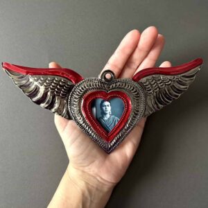8"(long) Medium Frida sonada pavonado tin nicho heart
