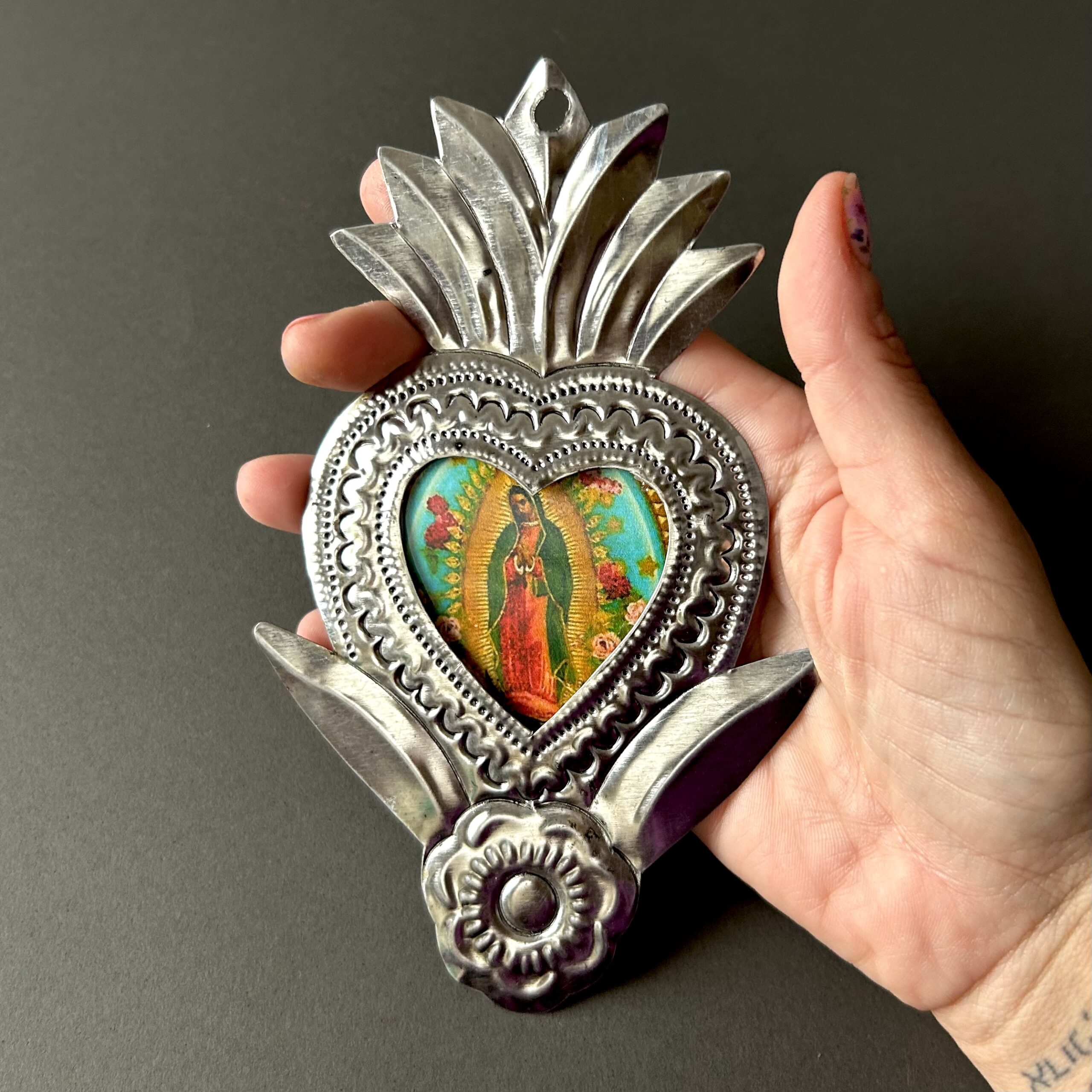 6.5” Medium Guadalupe florecita platinum nicho tin heart