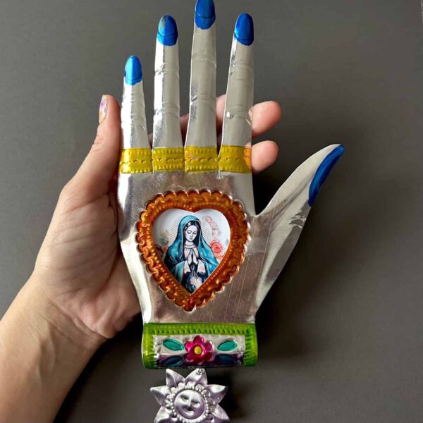 10” Large nicho Guadalupe corazon con multicolor tin hand (2 color options) - Image 3