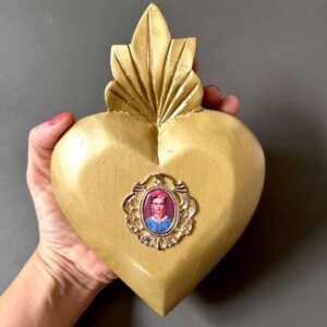 8” XL Frida oro wooden heart