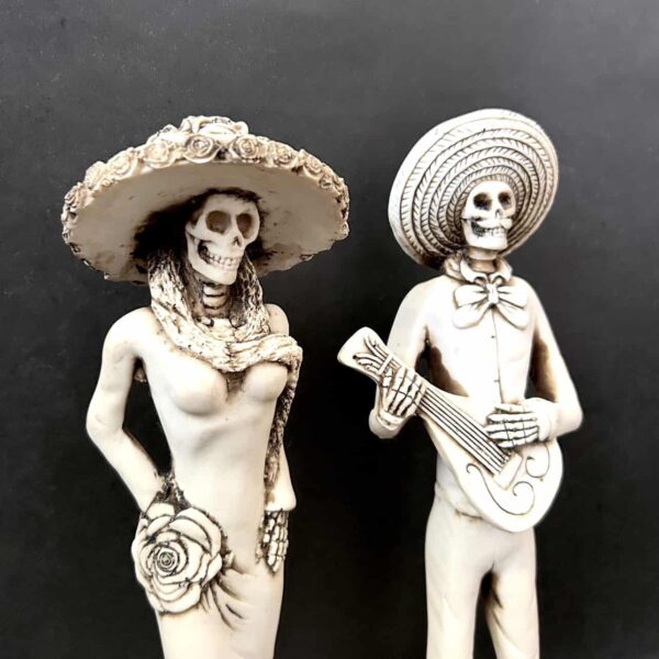 13” Catrin y Catrina hand carved bone statues - Image 8